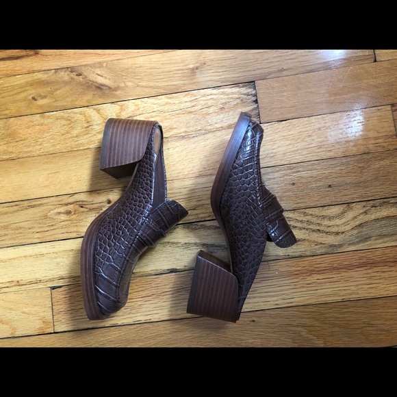 Clogs - Picture 4 of 8